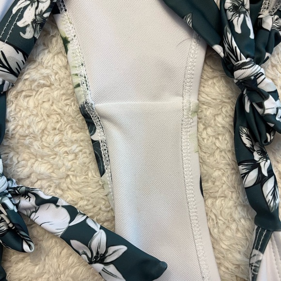SHEIN NWOT Tropical Bikini Bottom - Picture 4 of 5
